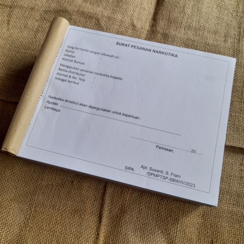 

NOTA CUSTOM UKURAN 1/2 FOLIO RANGKAP 4 (4PLY) size 16x21cm