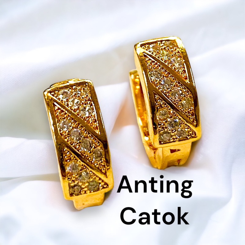 Anting permata //anting wanita //anting lapis emas//anting perhiasan fasion