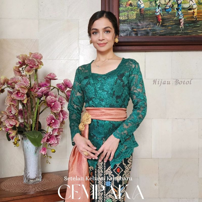 Kebaya Metalik Glossy Cempaka ( Hanya Kebaya )