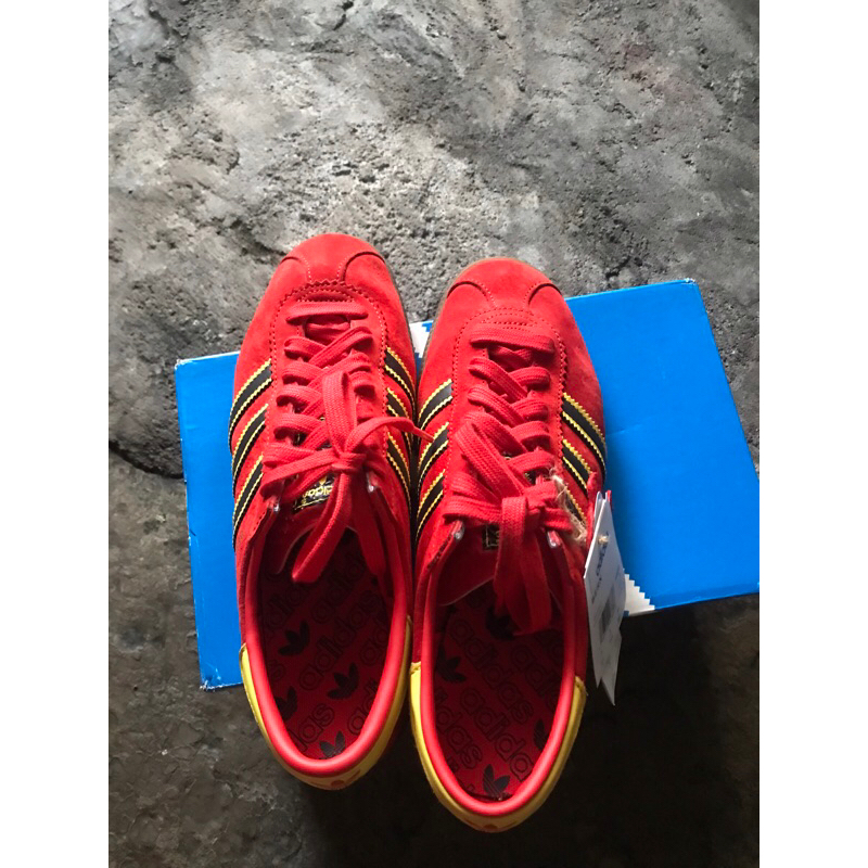 adidas bern merah