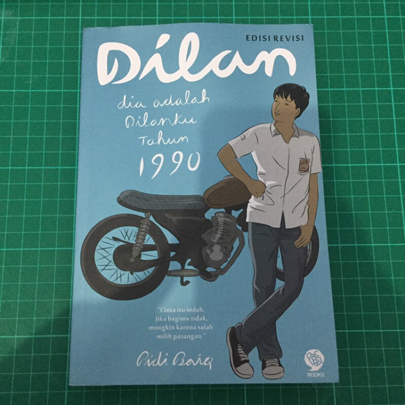 

Preloved Book Dilan 1990 by Pidi Baiq