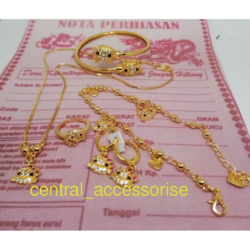 satu set perhiasan anak motif hello Kitty titanium anti luntur perhiasan anak wanita satu set tidak mudah luntur