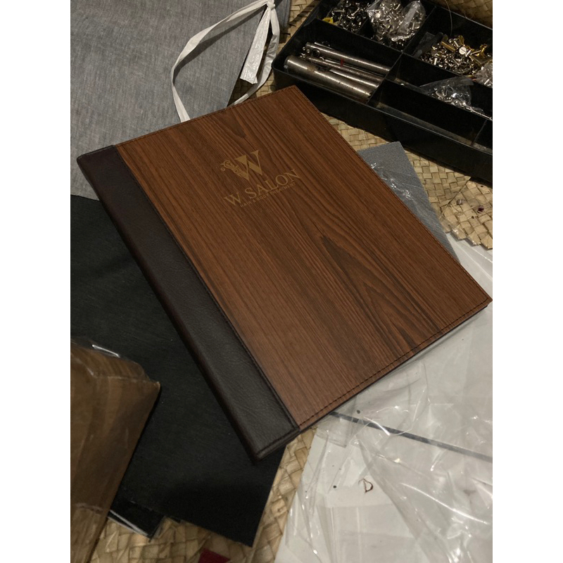 

SAMPUL BUKU MENU SERAT KAYU