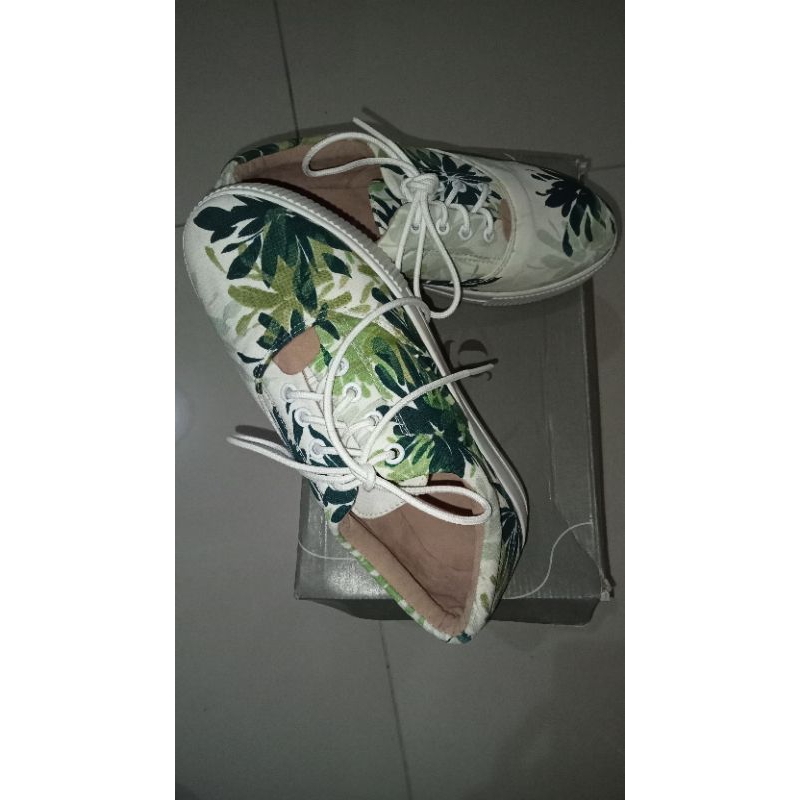 SEPATU WANITA MERK GALUH