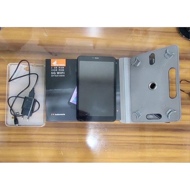 Tablet Maxtron Genio Second Fullset Like New Free Book Cover