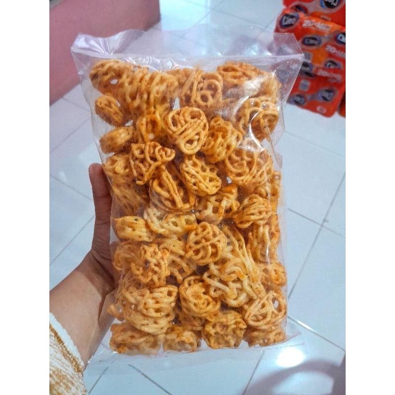 

Kerupuk seblak uril pedas