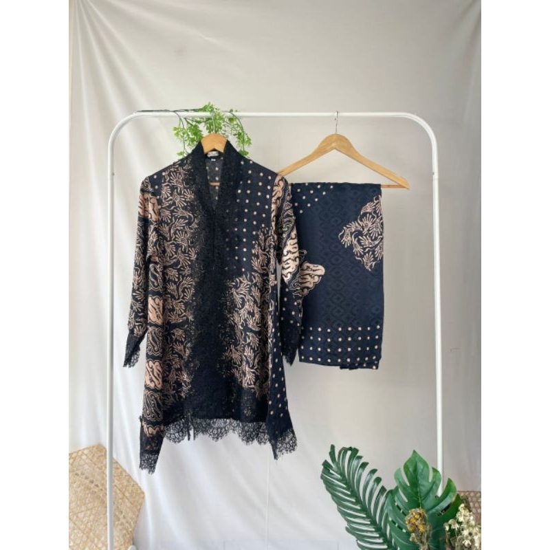 set outer lace batik