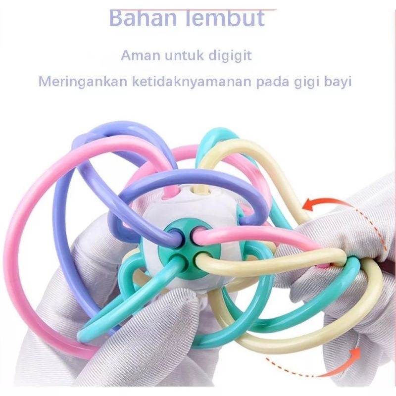 Rattle bola Manhattan Ball / mainan anak bayi / teether gigitan bayi / mainan latih genggam bayi/ mainan gigitan bayi Rattle bola