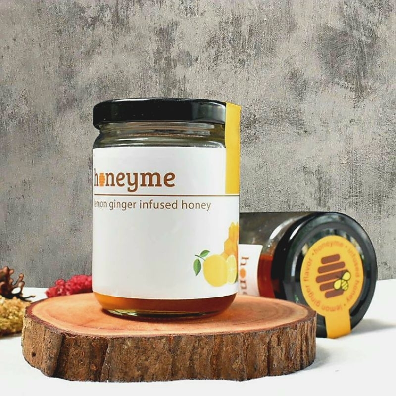 

Honeyme Infused Honey Lemon Ginger flavor 275g | Madu asli murni diinfus infusan rasa lemon dan jahe minuman sarapan sehat bergizi tinggi