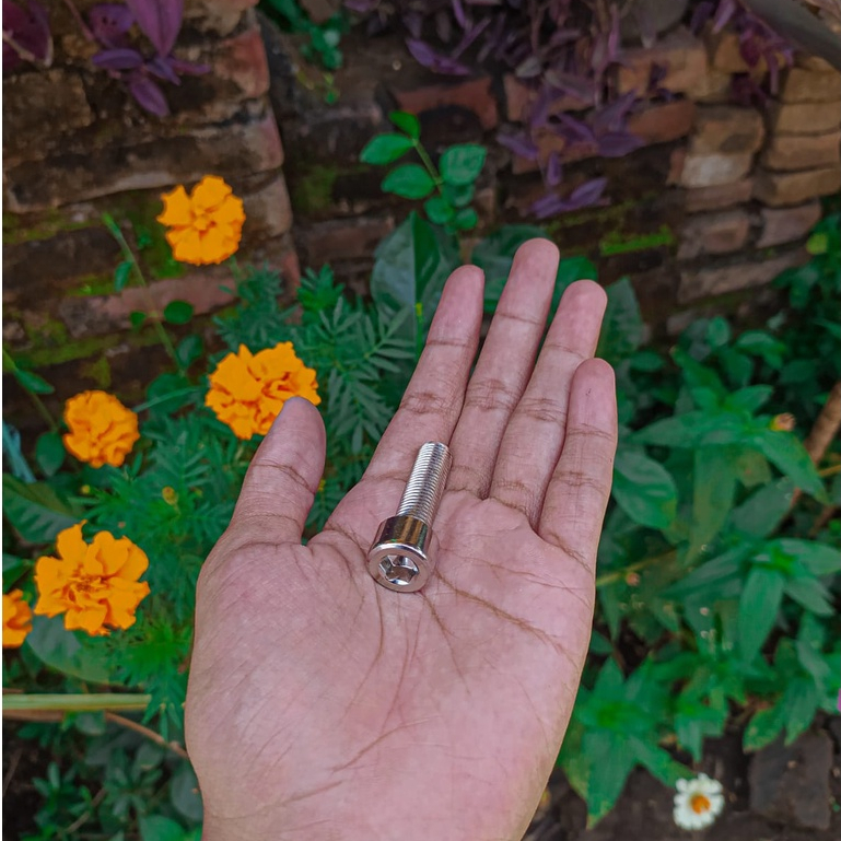 mur baut L tutup komstir shock ninja drat 14