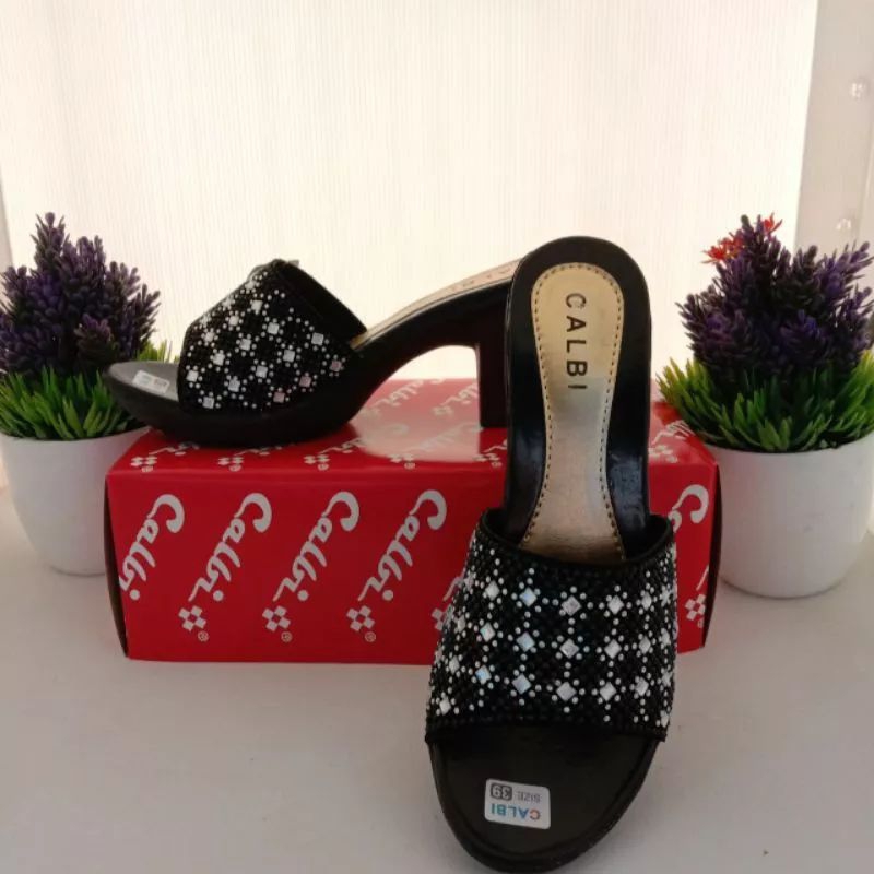 Sandal Wanita Hak Tinggi Calbi Terbaru Cocok Digunakan Untuk Pesta