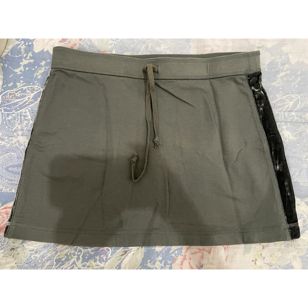 PRELOVED EXPRESS MINI SKIRT / ROK PENDEK HIJAU ARMY / ROK MINI KAIN