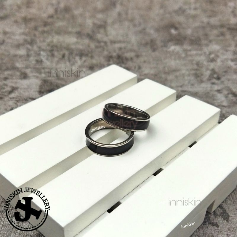 Cincin Stainless Steel Silver Black / Cincin Titanium Silver