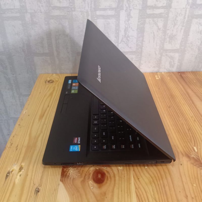 Laptop Lenovo G40-70 Cor i3-4030 Ram 4GB/HDD 500GB Dualvga Amd Radeon R5 M230 2GB Windows 10