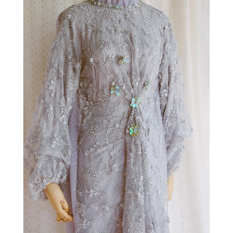 SEWA KEBAYA JALEELA KALINA ABU GREY LAMARAN ENGAGEMENT PHOTOSHOOT GRADUATION WISUDA