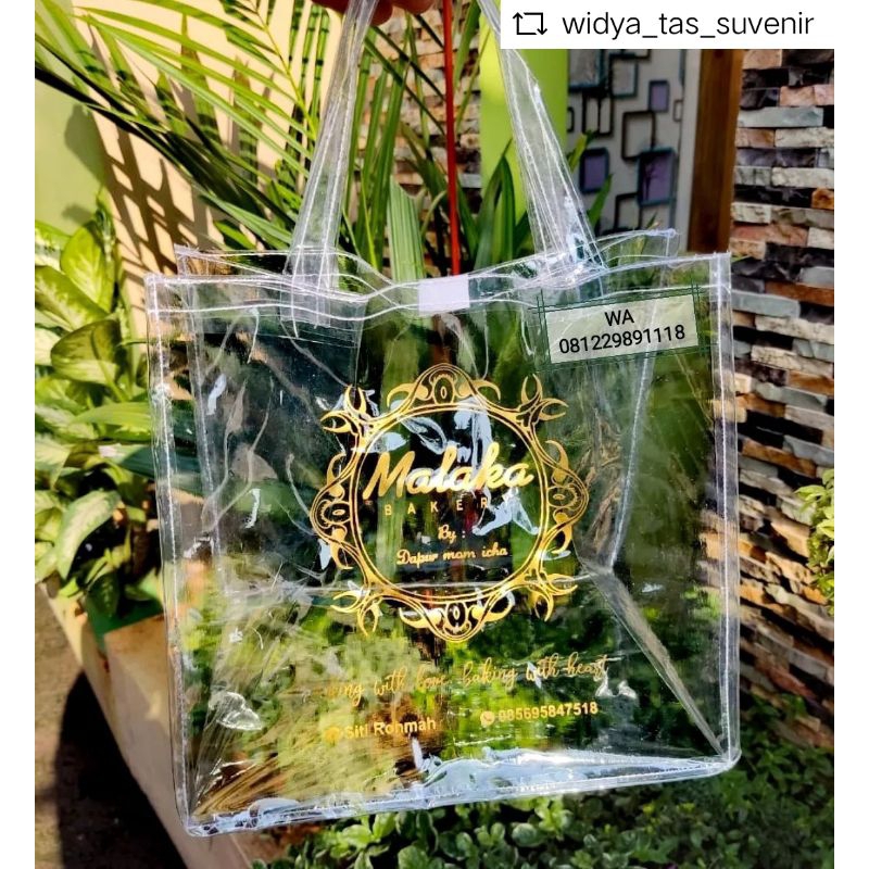 

Tas Mika Transparan Tebal ukuran P22 x L22 x T30 CUSTOM