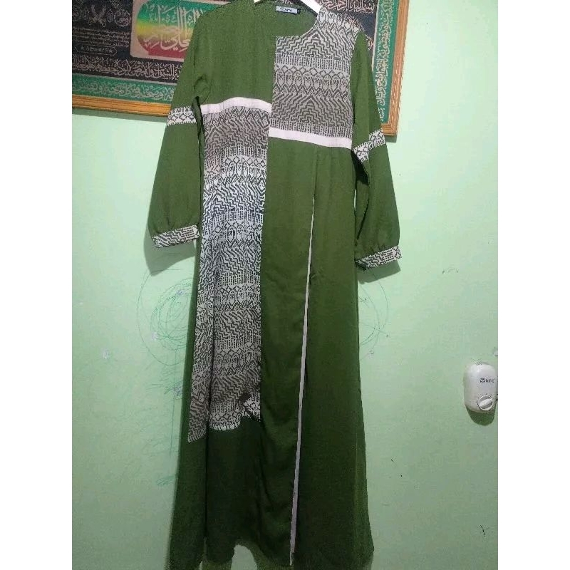 PRELOVED VANILLA HIJAB HEAVEN LIGHTS HAIDEE WEARING KLAMBY JAVINA KALEELA