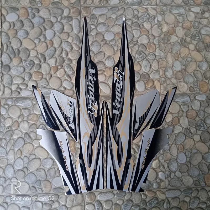 Stiker Striping Motor Vega R 2008 Silver Sticker Lis Body Standar