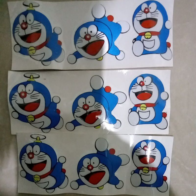 

Stiker timbul doble doraemon menyala isi 3