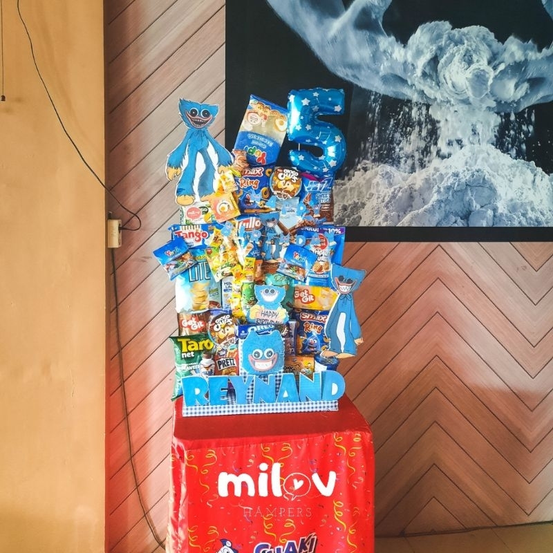 

sanck tower birthday gift | hadiah ulang tahun anak teman orang tua | balon snack