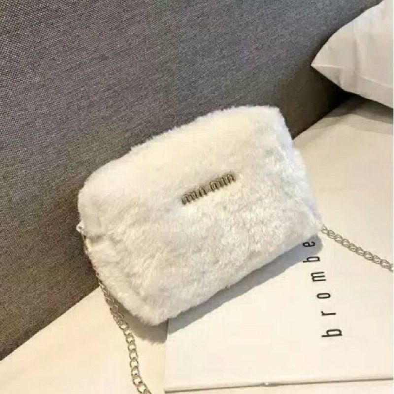 Tas Selempang Bahu Tali Rantai Resleting Michele TasDoctor Bahan Bulu Bludru Plush Fluffy Fur Sling Bag Wanita Tas Pesta Kondangan Cewek Hand Bag Shoulder Bag Perempuan Lucu Batam Import Korea