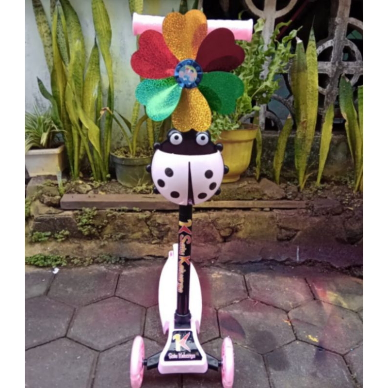 Scooter anak roda 3 Kickboard Scooter Scooter ban nyala Skuter Anak Otoped Lampu roda 3 Skuter Anak LED