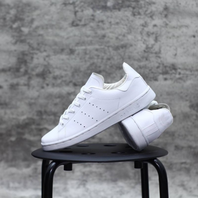 SEPATU PUTIH PRIA. ADDIDAS STANSMITH PUTIH. UKURAN 39-44. GRADE ORI