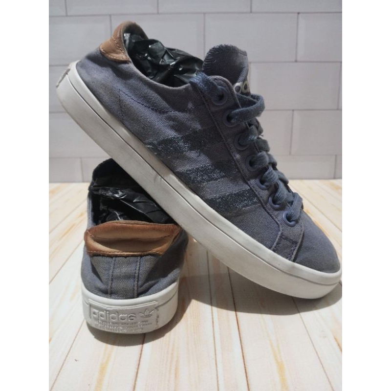 Adidas Court Vantage