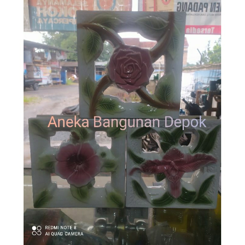 Roster - Loster Keramik Trisensa Motif Bunga Sepatu - Mawar - Anggrek - Lubang Angin + plastik buble