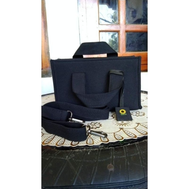 [PRELOVED] SLING BAG Tas selempang tas wanita tas kanvas warna hitam (Mi-rae korean canvas bag - jez