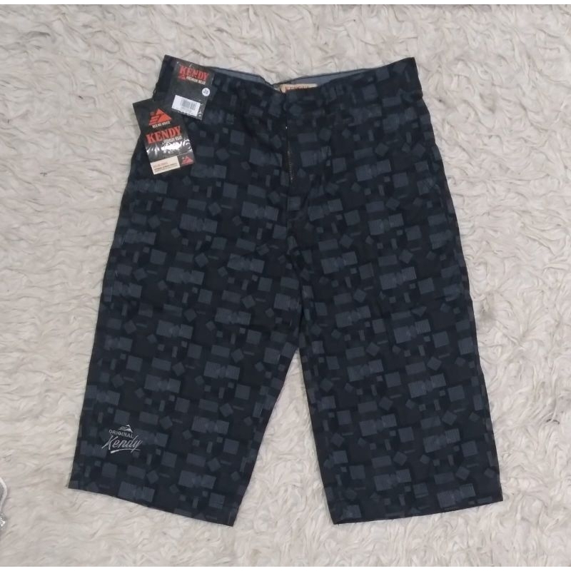 celana pendek Kendy pria motif pinggang kancing