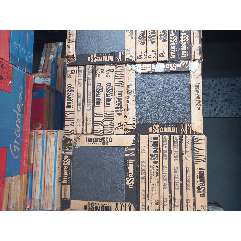 Keramik lantai kamar mandi 40x40 IMPRESSO rocky blcak matt