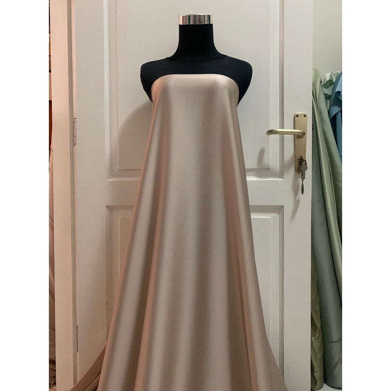 1/2 Meter Kain Satin Silk Armani Original Mewah Warna Nude Latte