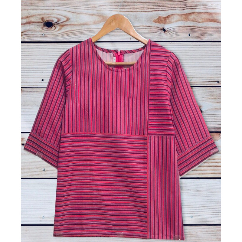 Blouse lurik simple silang warna merah fanta