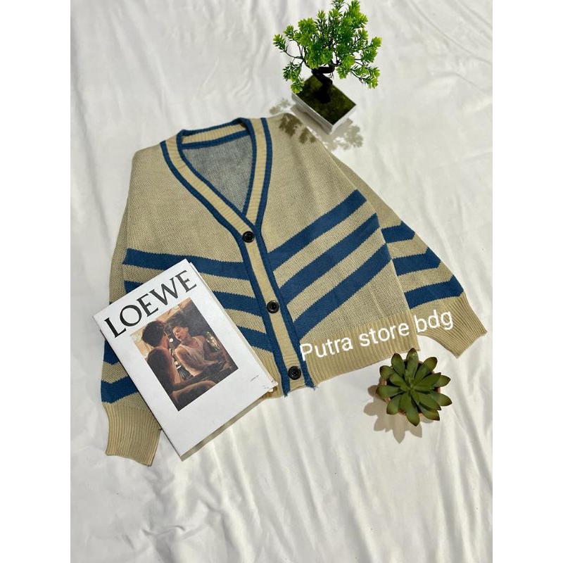 Riyani cardigan rajut wanita motif garis-garis