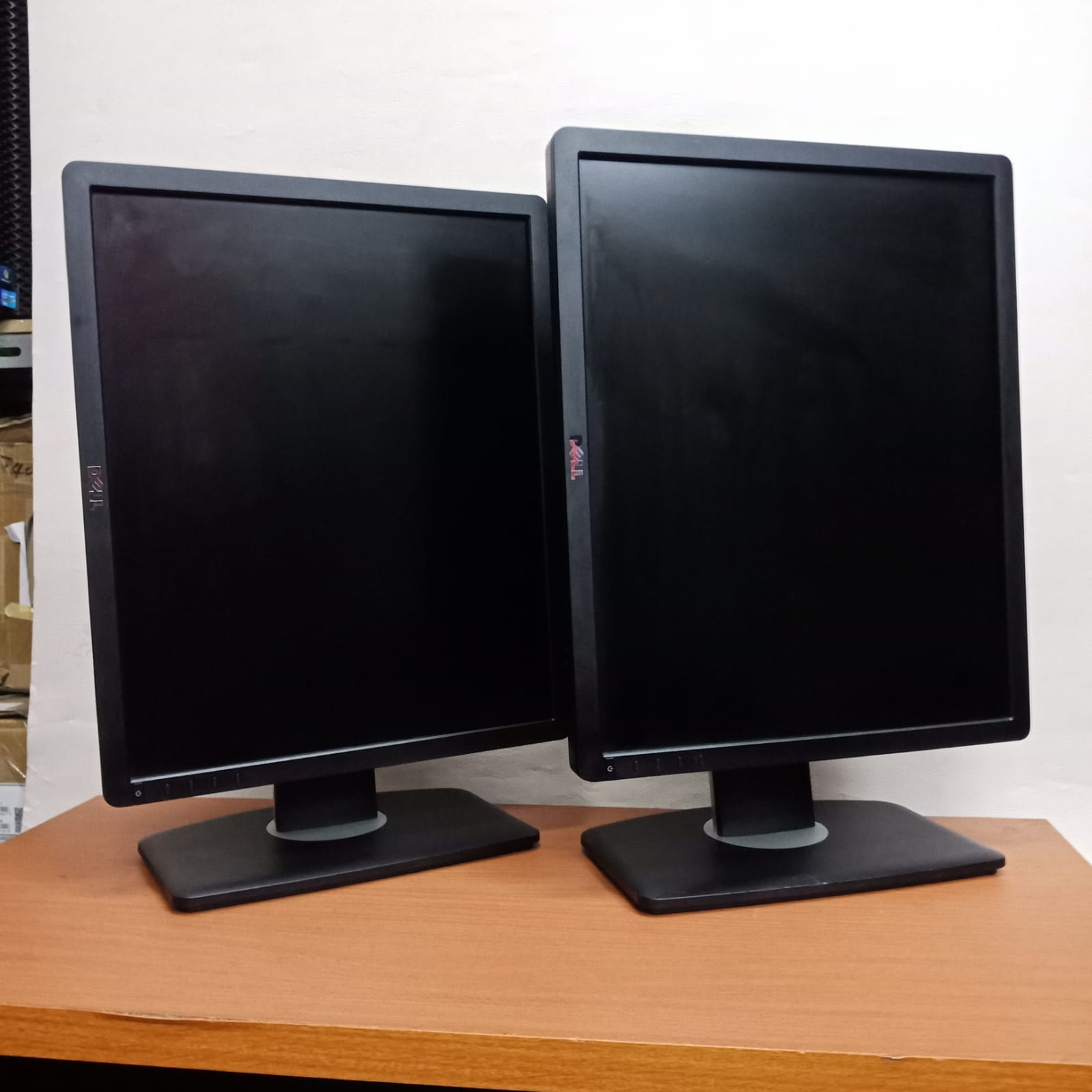 Obral lcd monitor dell 19''inch kotak, For desaignds editing input dvi/vga cocok untuk perkantoran