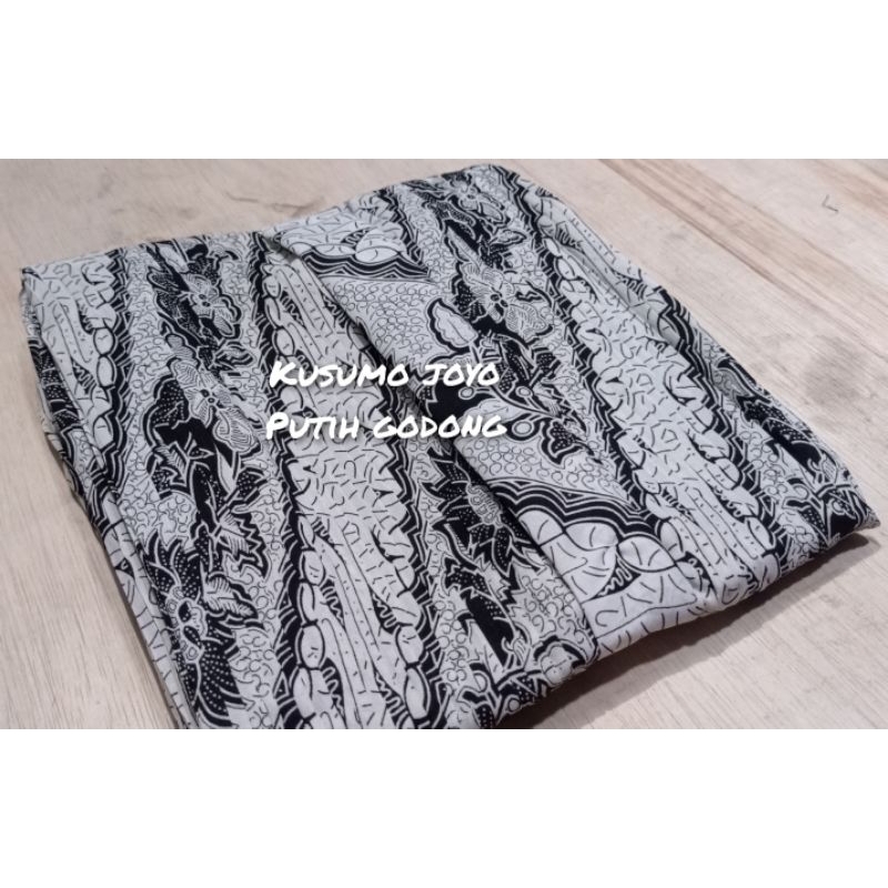 Rok Pliket Wisuda Wanita Jarik Lilit Dewasa