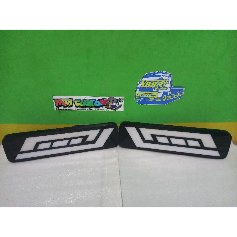 stoplamp variasi/lampu rem belakang mobil futura l300 new carry