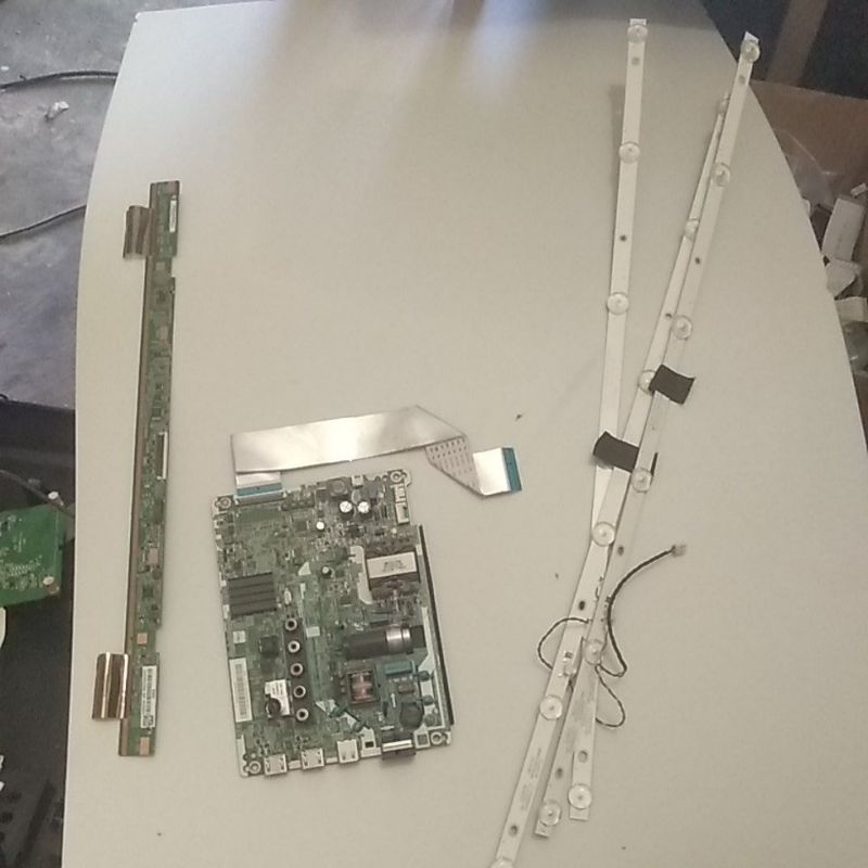 MESIN MB MAINBOAR MAINBOARD - LAMPU BL BACKLIGHT LED - TCON TCON TIKON  TV SAMSUNG 32N4003 UA32N4001
