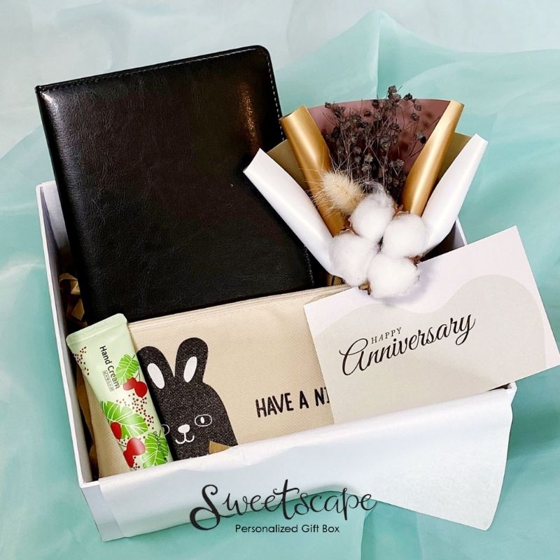 

Gift Box Package 67-Paket Hampers 67-kado ultah