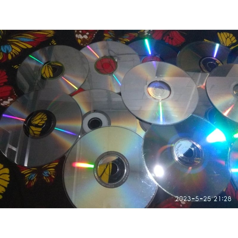CD VCD DVD bekas untuk dekorasi aesthetic / hiasan tangan / hiasan dinding /seni