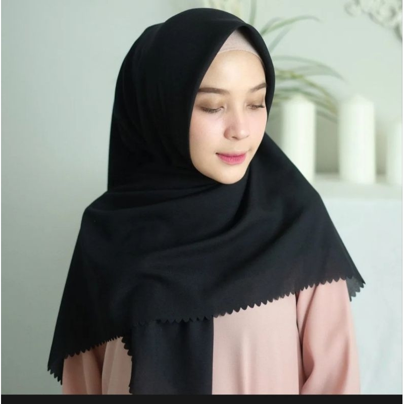 TERBARU Hijab Segi empat Laser Cut POLOS