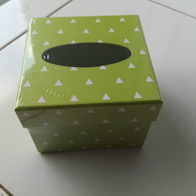KOTAK TISU TEMPAT TISU