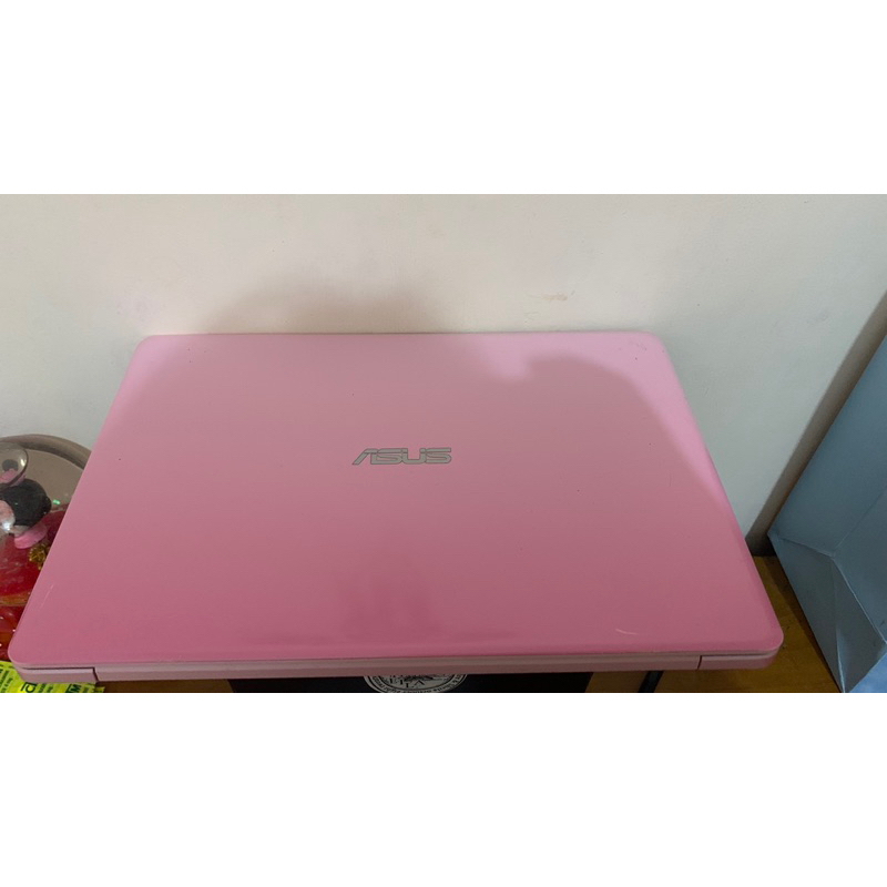 Laptop ASUS E203MAH-FD013T N4000 2/500GB W10 Pink Notebook Second Pemakaian Pribadi
