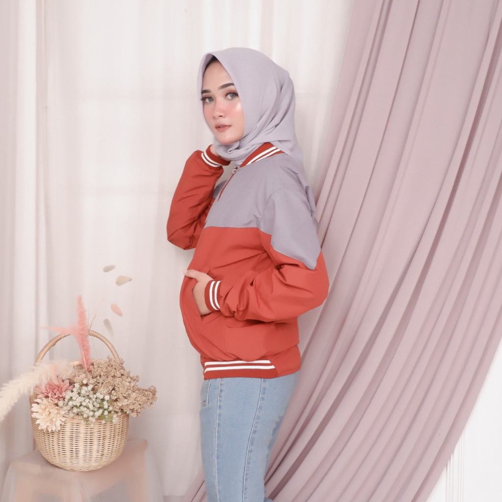 Jaket Parasut Wanita Bolak Balik Waterproof Orange