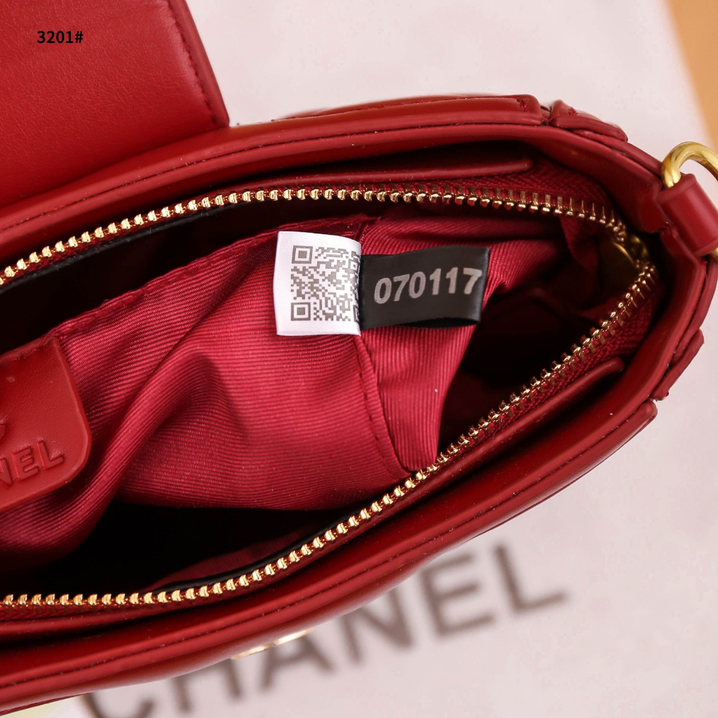 3201 CC-Logo Calfskin Leather Handbag Shoulder Bag