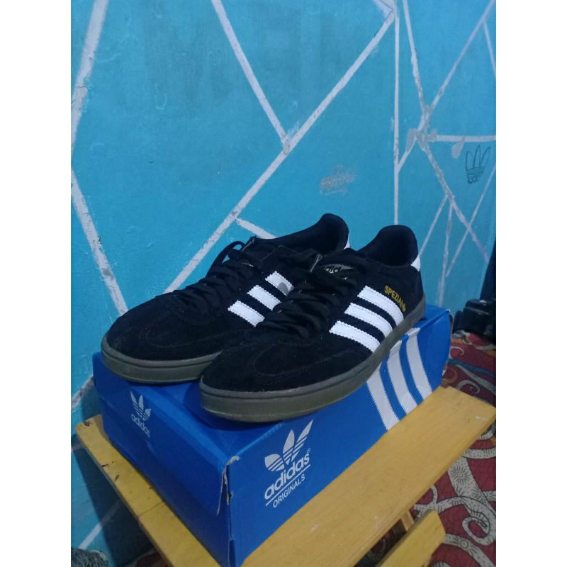 Sepatu adidas spezial second