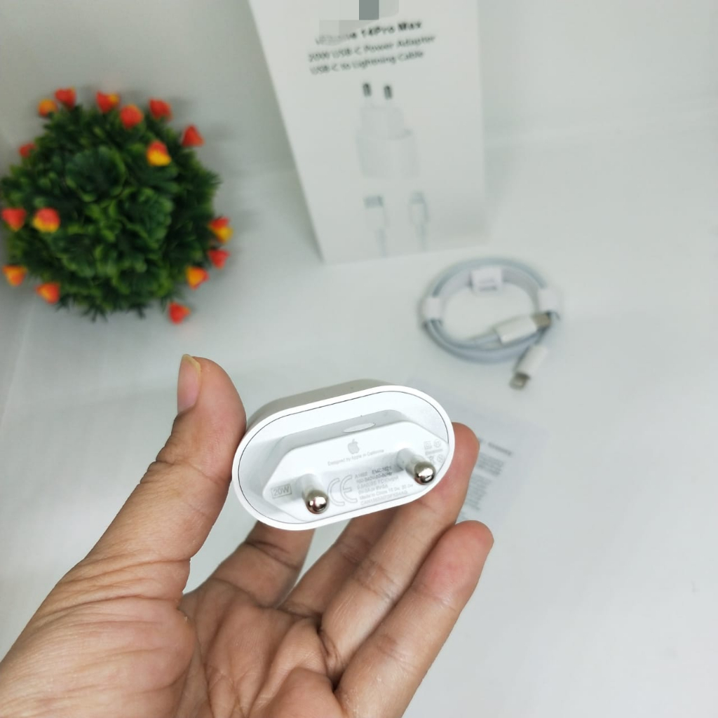 TRAVEL CHARGER 20W 14P PLUS KABEL SET LENGKAP PLUG &amp; CHARING POWER FULL BY SMOLL