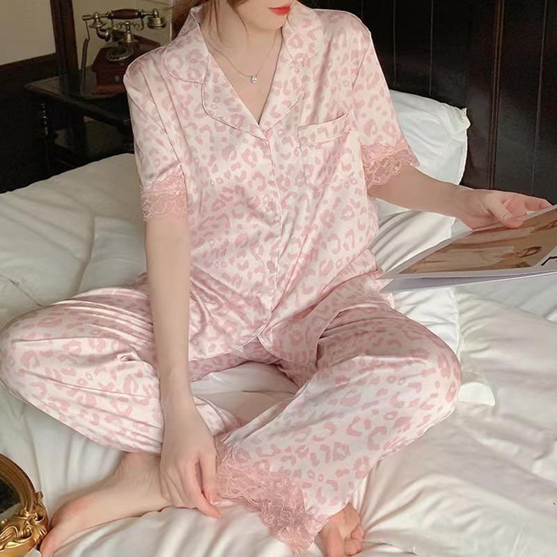 002 Ultra Luxury Sleepwear Kelas Atas Piyama Satin Lengan Pendek Celana Panjang Lengan Bunga Kancing Hidup Bahan Satin High Quality Piyama Import/ Baju Tidur Import / Baju Tidur Murah / Piyama Set / piyama wanita /Piyama Satin/Baju Tidur Set