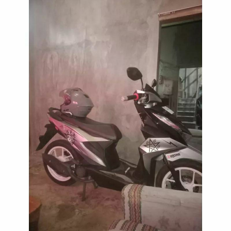 STRIPING STICKER BEAT DELUXE TRANSPARAN MOTIF MEDUSA 666